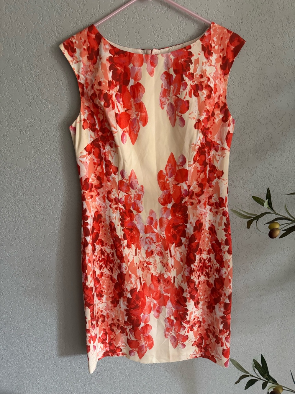 Adrianna Papell Size 10 Red Pink Floral Sleeveless Sheath Dress Ivory